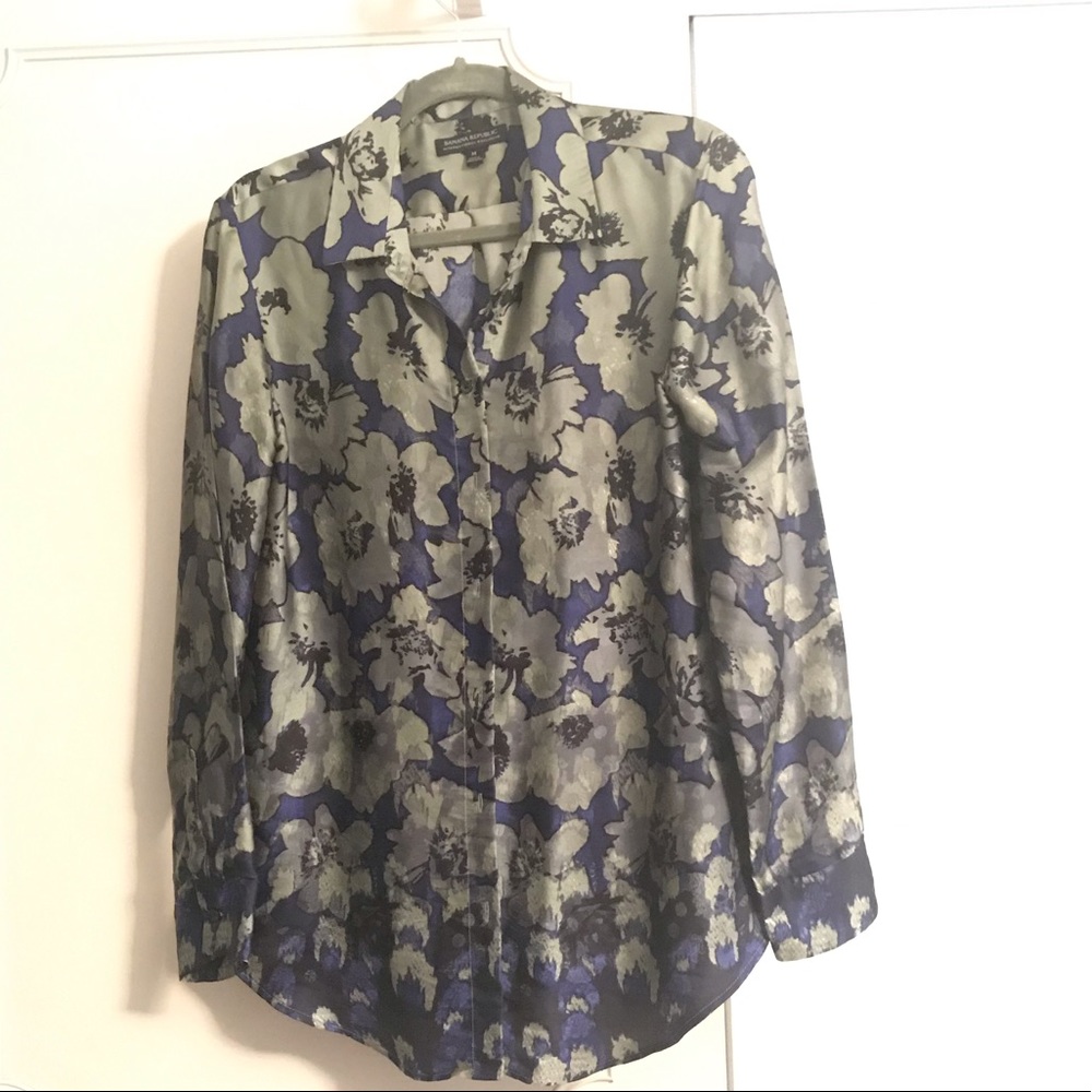 Women’s buttoned down blouse